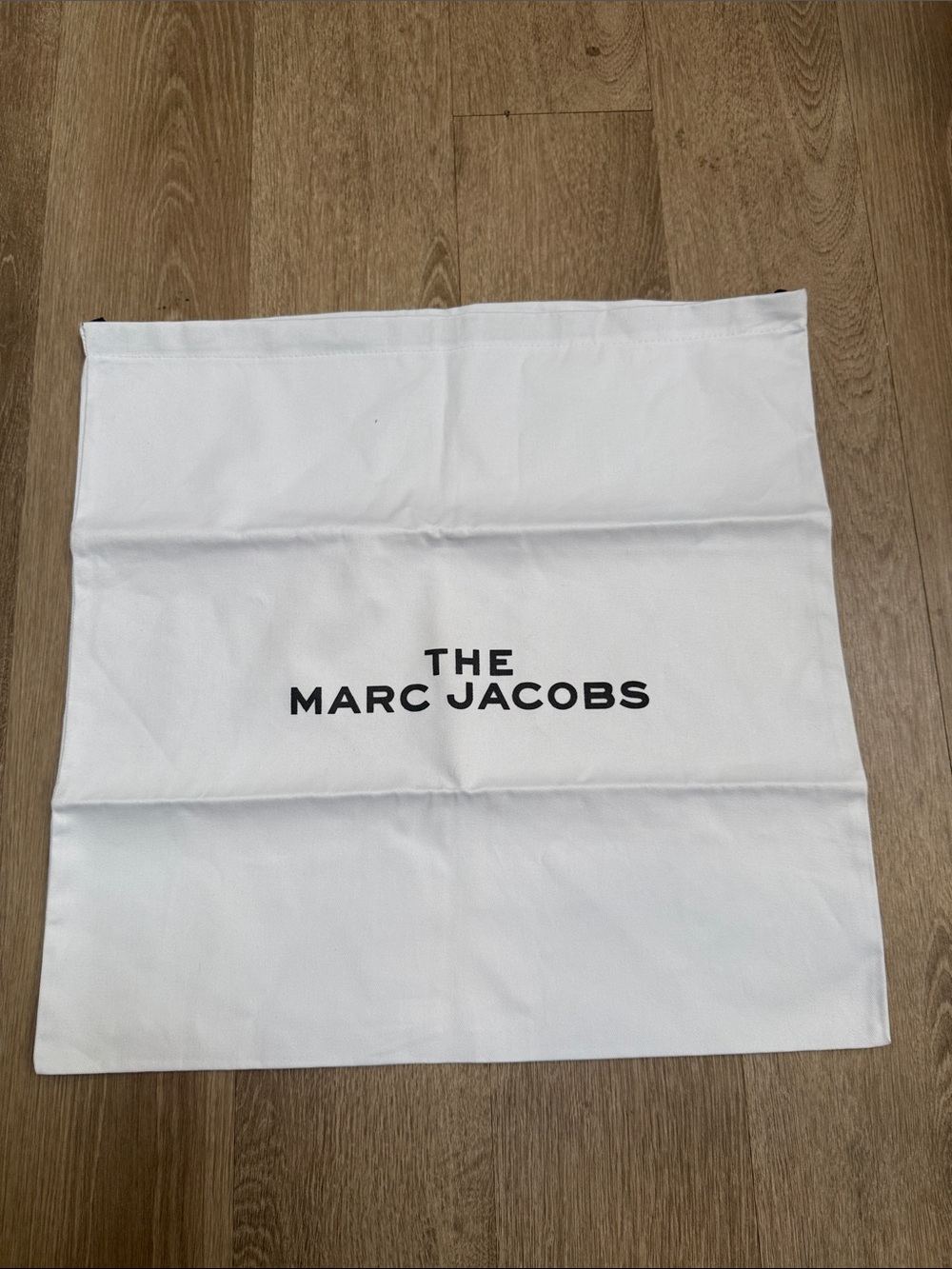 Marc Jacobs White Dust Bag with Black Logo